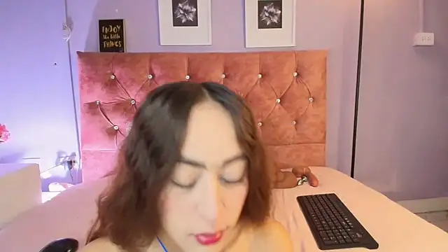 lilirousee online show from May 2026 07:12:02 PM