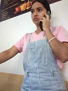 DulceCaroX online show from May 2026 12:35:02 PM