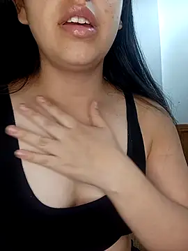 Rosyshadow online show from April 2026 09:15:01 PM