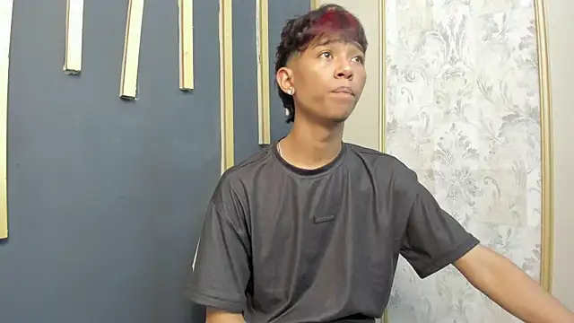 Snapshot of Little_Twink19x chatting on February 2026 07:03:02 PM Little Twink19x online show from February 2026 07:03:02 PM