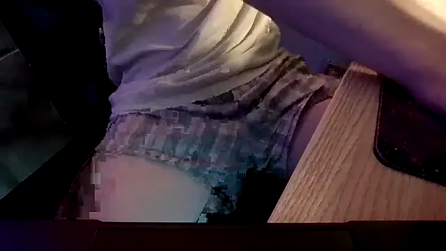 Snapshot of DLcollegeroomatesneedcash chatting on February 2026 10:30:02 PM DLcollegeroomatesneedcash online show from February 2026 10:30:02 PM