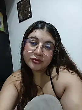 Snapshot of ValeriaSalvino chatting on February 2026 03:28:02 AM ValeriaSalvino online show from February 2026 03:28:02 AM