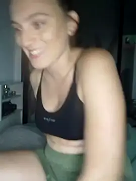 Snapshot of Mileepecas chatting on March 2026 11:11:01 PM Mileepecas online show from March 2026 11:11:01 PM