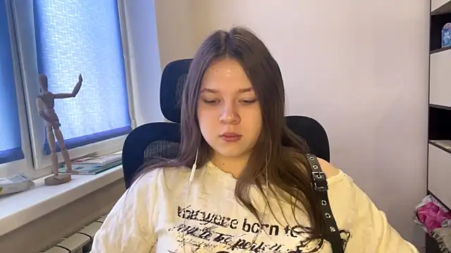 TomikoPfau online show from March 2026 07:54:02 AM