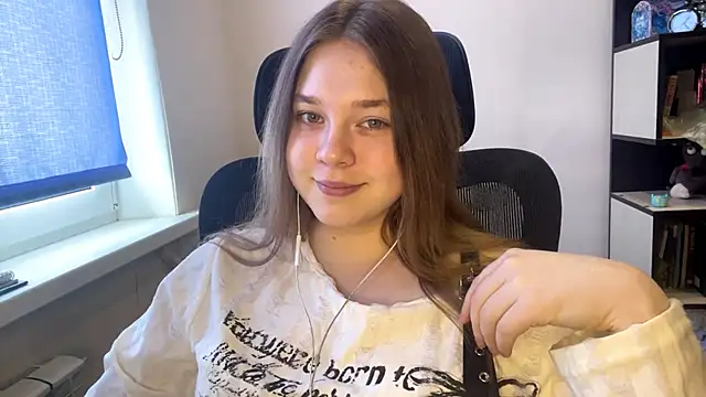 TomikoPfau online show from March 2026 10:08:02 AM