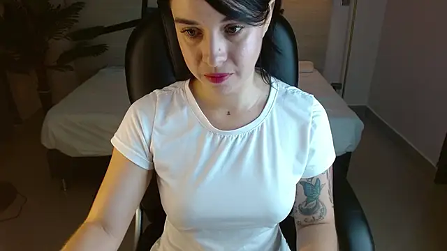 Anne blake online show from April 2026 12:07:02 PM