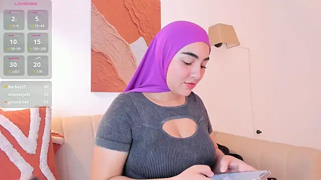 Malika Noor online show from May 2026 03:07:01 PM
