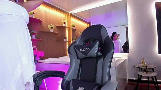 Madisson Edwards online show from April 2026 01:08:02 PM