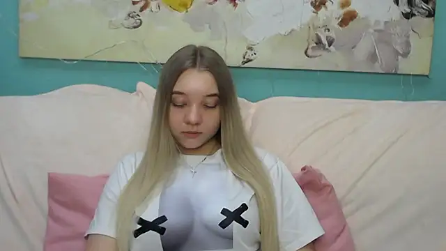 Snapshot of MilanaSiia chatting on April 2026 04:59:01 PM MilanaSiia online show from April 2026 04:59:01 PM