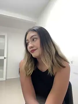 Snapshot of Luna_lux_ chatting on February 2026 07:59:02 PM Luna lux online show from February 2026 07:59:02 PM