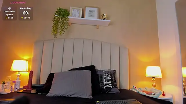 sara kitten19 online show from April 2026 01:38:02 PM