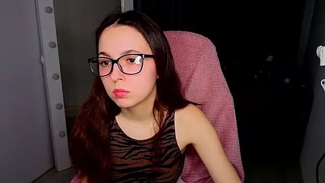 BellaThery online show from February 2026 05:05:02 AM