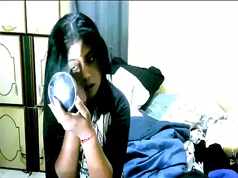 Snapshot of IndianPleasures21 chatting on June 2026 12:04:01 AM IndianPleasures21 online show from June 2026 12:04:01 AM