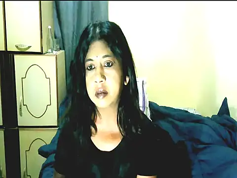 Snapshot of IndianPleasures21 chatting on June 2026 05:27:01 AM IndianPleasures21 online show from June 2026 05:27:01 AM