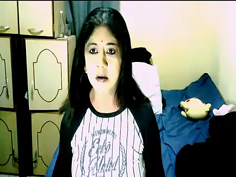 Snapshot of IndianPleasures21 chatting on June 2026 02:29:01 PM IndianPleasures21 online show from June 2026 02:29:01 PM