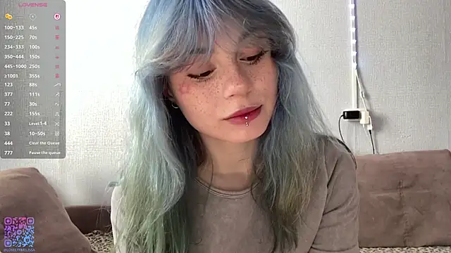 Emmibrilson online show from May 2026 10:21:02 AM