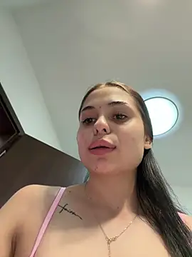 Snapshot of Olivia_Noor chatting on June 2026 07:17:01 PM Olivia Noor online show from June 2026 07:17:01 PM