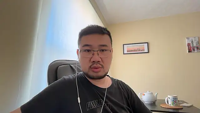 jasonryu2025 online show from April 2026 12:11:02 PM