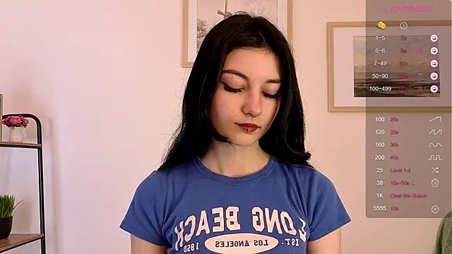 Snapshot of Lilian_Merf chatting on May 2026 06:32:03 AM Lilian Merf online show from May 2026 06:32:03 AM