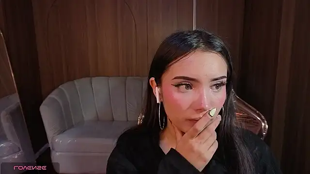 Daphne nicole b online show from May 2026 01:08:01 PM