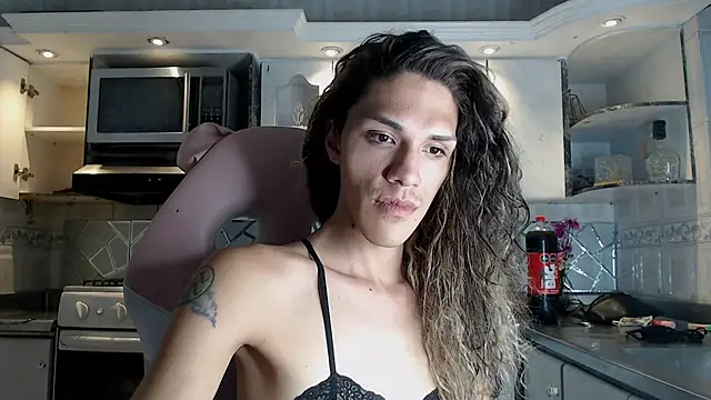 CrisOzzz online show from February 2026 08:31:02 PM