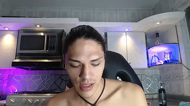 CrisOzzz online show from April 2026 06:34:01 PM