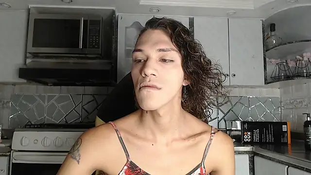 CrisOzzz online show from April 2026 05:59:02 PM