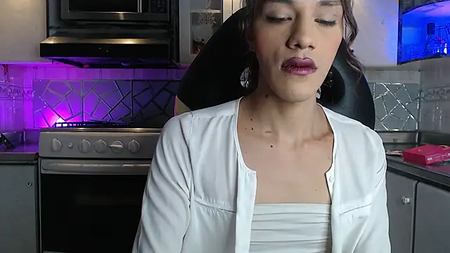 CrisOzzz online show from May 2026 05:50:02 PM