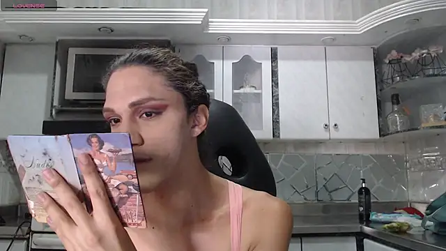 CrisOzzz online show from May 2026 05:40:02 PM