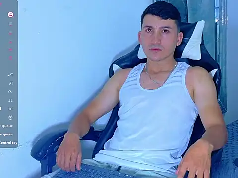 Snapshot of SharleeBoygum chatting on February 2026 07:26:01 PM SharleeBoygum online show from February 2026 07:26:01 PM