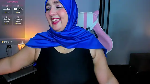 HijabiMilff online show from May 2026 01:53:01 PM
