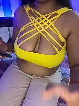 Queenlipx online show from April 2026 05:57:01 PM