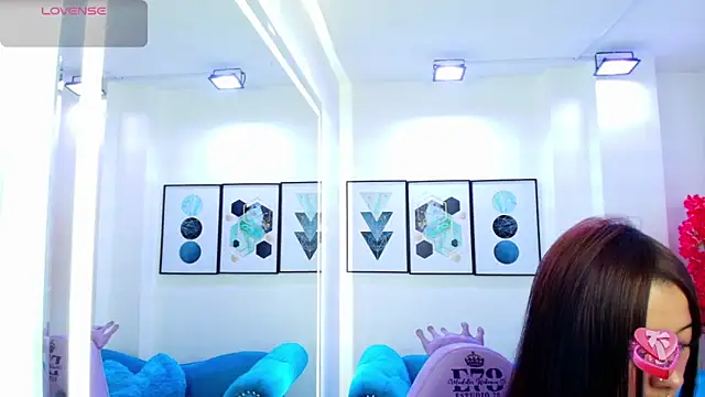 Chloe meoww online show from March 2026 07:41:02 PM