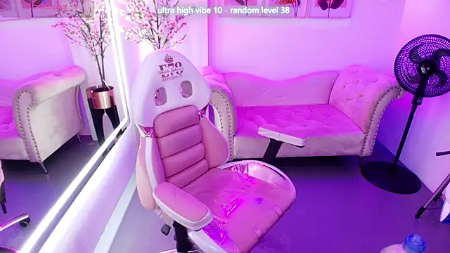 Chloe meoww online show from May 2026 12:12:02 PM