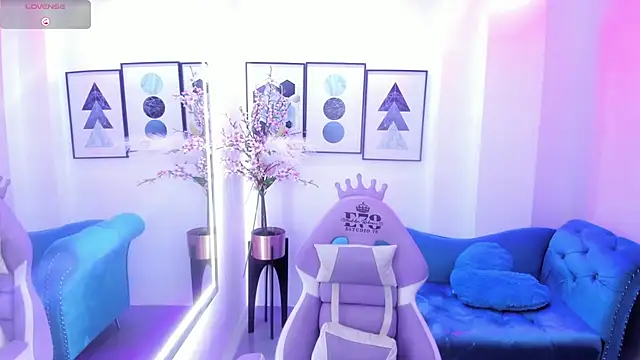 Chloe meoww online show from July 2026 12:04:02 PM