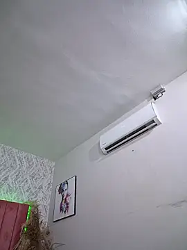 Allice Evens online show from April 2026 03:00:01 AM