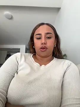 Eyssha online show from May 2026 03:42:01 PM