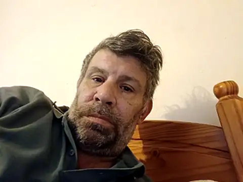 stud2512 online show from April 2026 05:52:01 PM
