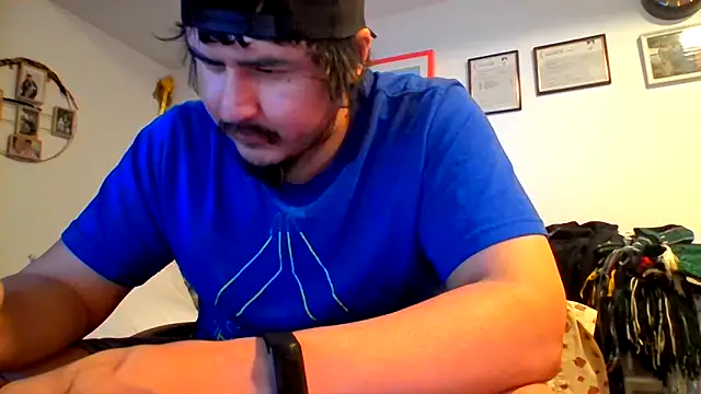 Snapshot of Bouncywarrior chatting on February 2026 04:13:01 AM Bouncywarrior online show from February 2026 04:13:01 AM