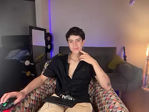 Stolas ying online show from March 2026 11:31:01 PM