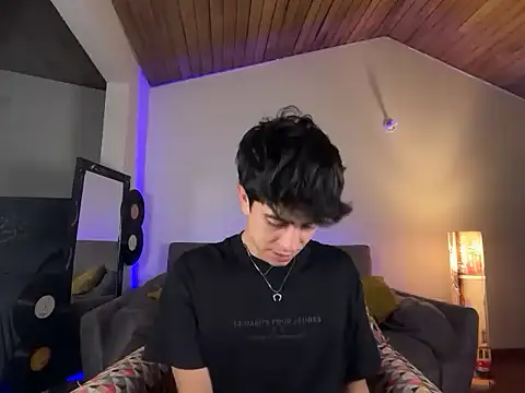 Stolas ying online show from March 2026 12:28:01 AM