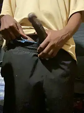 Snapshot of itsbussin80 chatting on March 2026 05:07:01 PM itsbussin80 online show from March 2026 05:07:01 PM