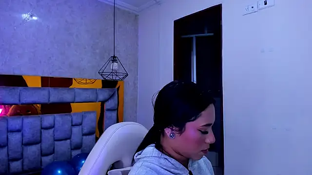 miiaboss  online show from March 2026 12:08:01 PM