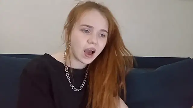 Snapshot of DizzyRina chatting on April 2026 03:28:02 PM DizzyRina online show from April 2026 03:28:02 PM