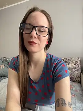 Snapshot of DivaAurumX chatting on February 2026 11:07:02 AM DivaAurumX online show from February 2026 11:07:02 AM