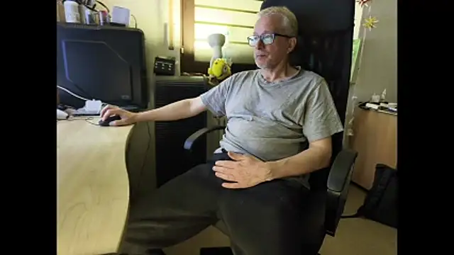 Snapshot of loenne1 chatting on March 2026 10:24:02 PM loenne1 online show from March 2026 10:24:02 PM