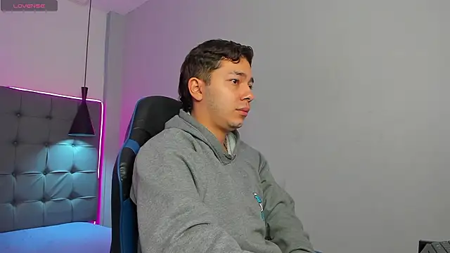 Snapshot of Julian_Smith21 chatting on February 2026 12:15:02 PM Julian Smith21 online show from February 2026 12:15:02 PM