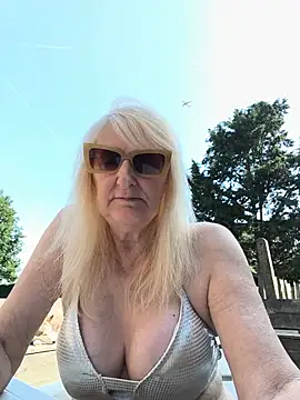 Heidiblueeyes online show from May 2026 08:12:02 AM