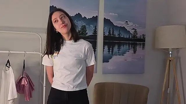 Snapshot of DoraWhitrock chatting on February 2026 05:07:02 AM DoraWhitrock online show from February 2026 05:07:02 AM