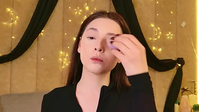 GIGI DAVS online show from April 2026 08:25:02 PM
